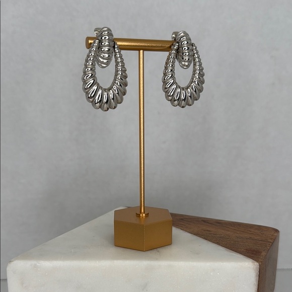 Sarah Coventry Estate Silver Twisted Clip-on Earrings lot E22 - Picture 1 of 8